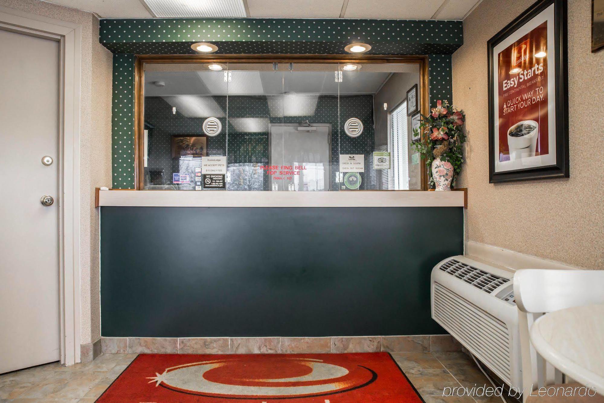 Econo Lodge North Washington Interior photo